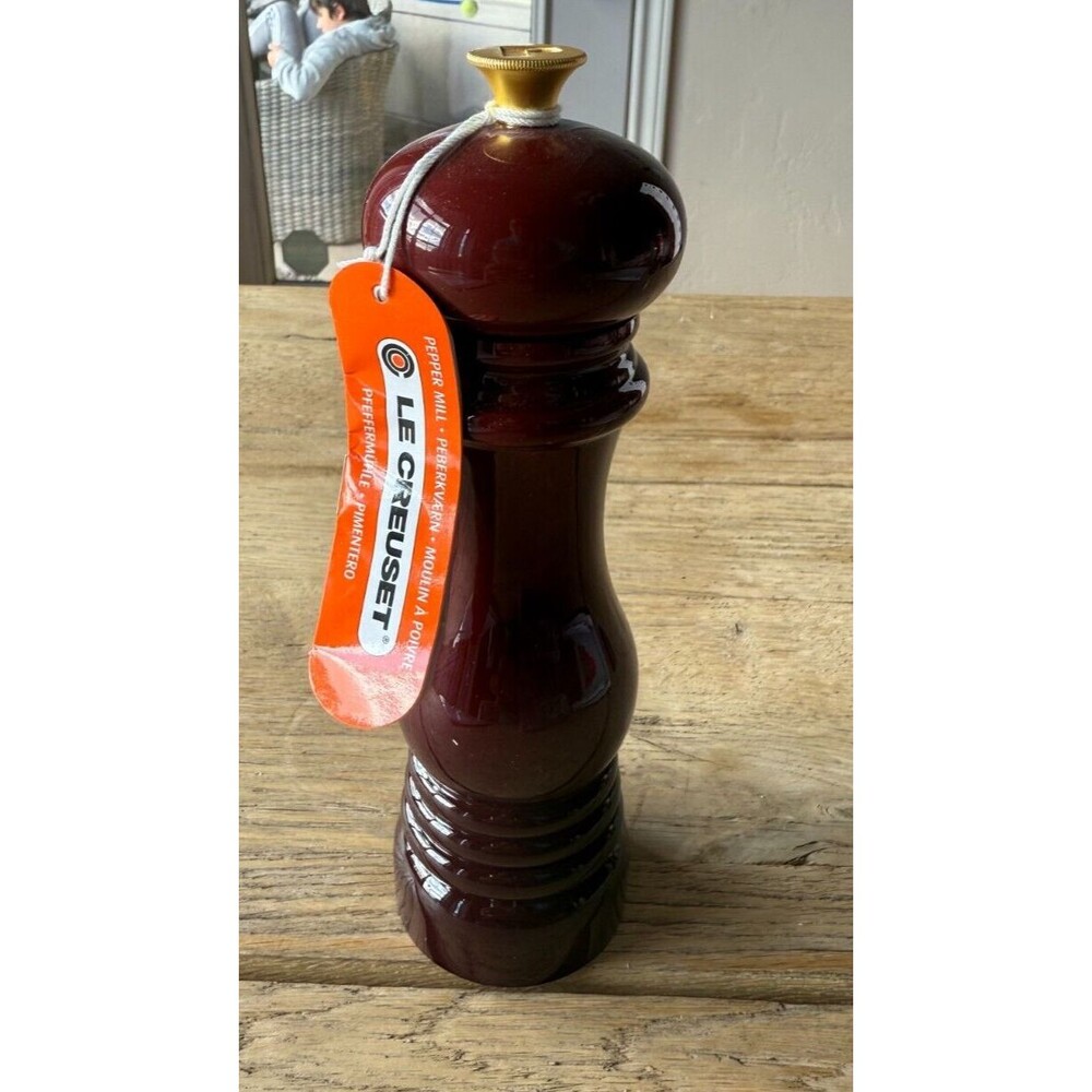 Le Creuset Acrylic Classic Manual Pepper Mill 8 in Rhone Garnet NEW